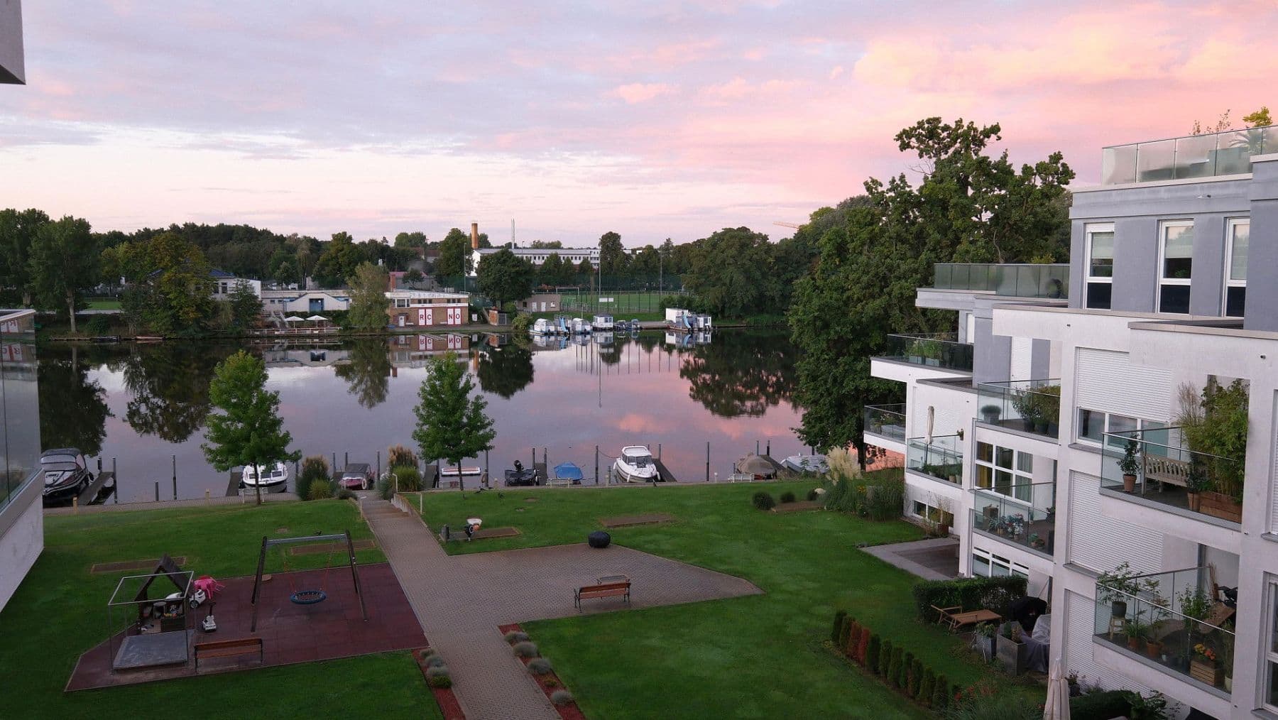 Prodej bytu 3+1 121 m², Berlin, Berlín Prodej bytu 3+1 121 m², Berlin, Berlín