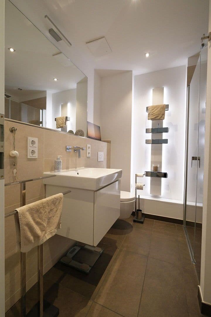 Prodej bytu 3+1 121 m², Berlin, Berlín Prodej bytu 3+1 121 m², Berlin, Berlín