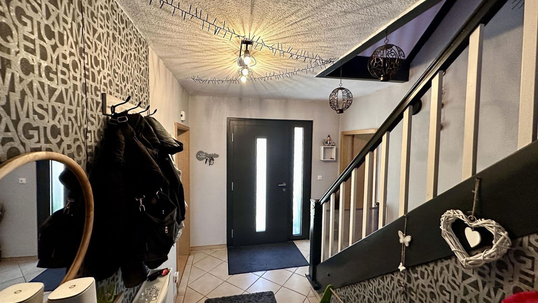 Pronájem domu 200 m², pozemek 328 m², Hagenstraße 13, Wolfhagen, Hessen Pronájem domu 200 m², pozemek 328 m², Hagenstraße 13, Wolfhagen, Hessen