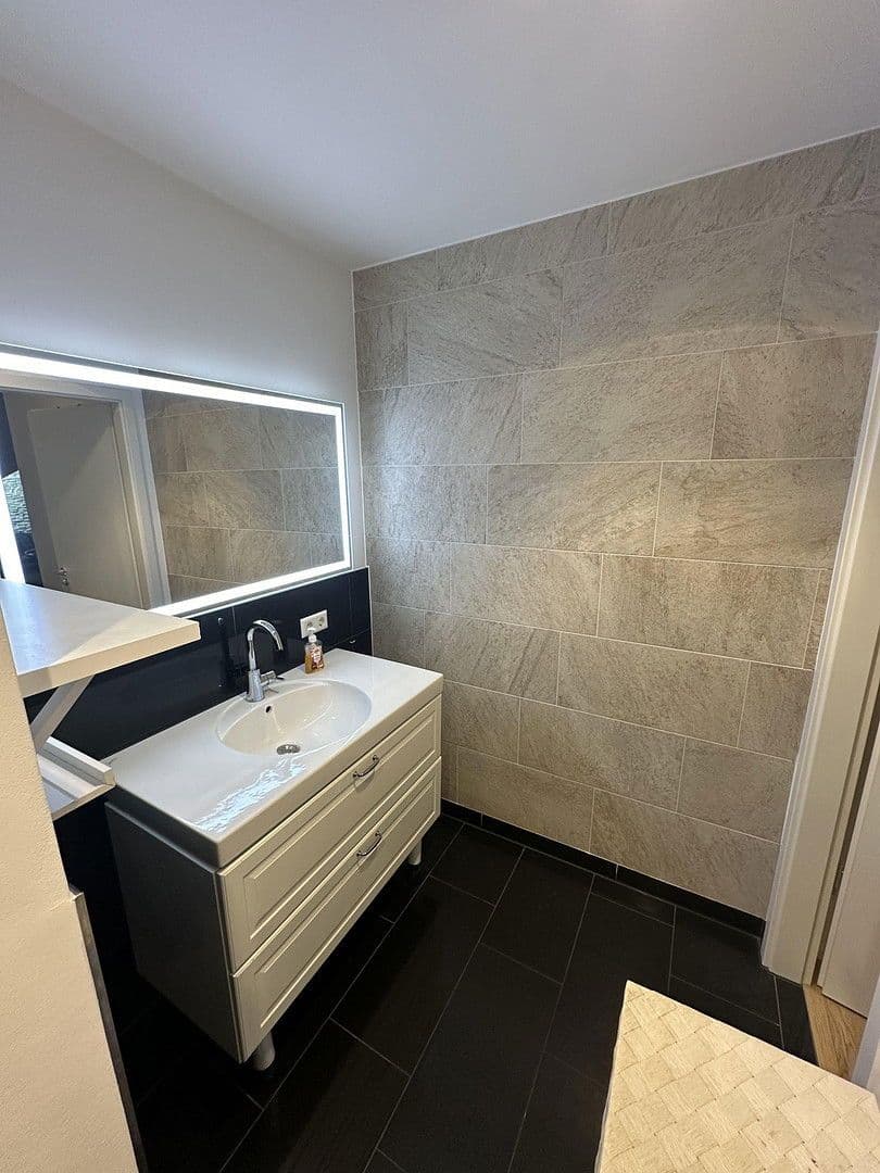 Pronájem bytu 2+kk 77 m², Körnerstr. 18/1, Ludwigsburg, Bádensko-Württembersko Pronájem bytu 2+kk 77 m², Körnerstr. 18/1, Ludwigsburg, Bádensko-Württembersko