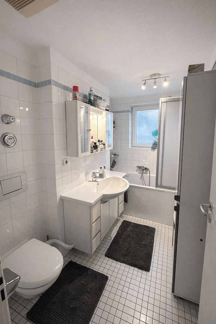 Pronájem bytu 3+1 90 m², August Hörmann Platz 2, Gauting, Bavorsko Pronájem bytu 3+1 90 m², August Hörmann Platz 2, Gauting, Bavorsko