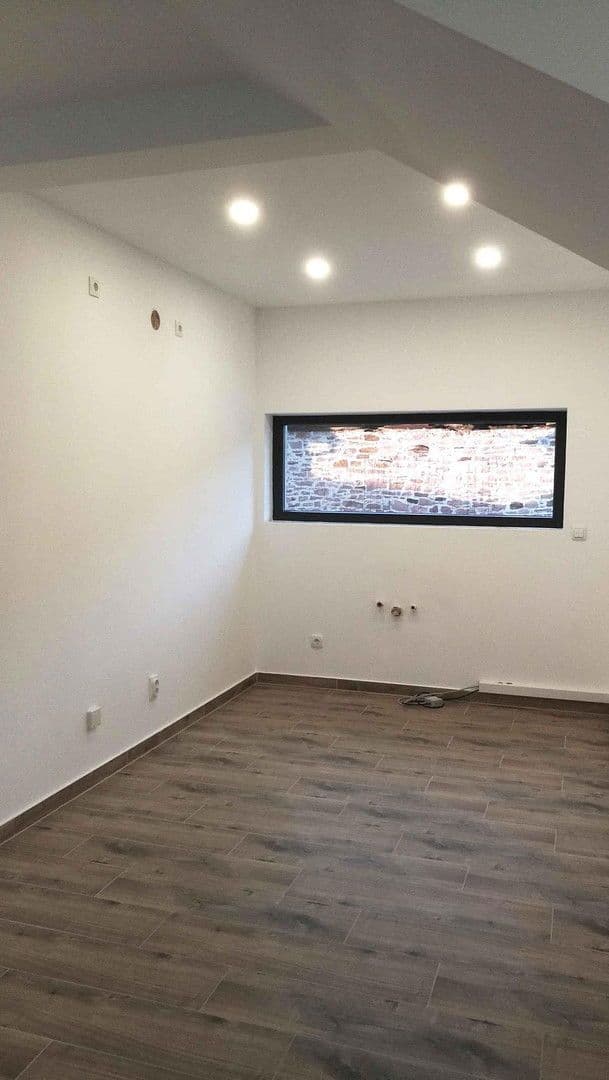 Pronájem domu 160 m², pozemek 385 m², Wächtersbach, Hessen Pronájem domu 160 m², pozemek 385 m², Wächtersbach, Hessen