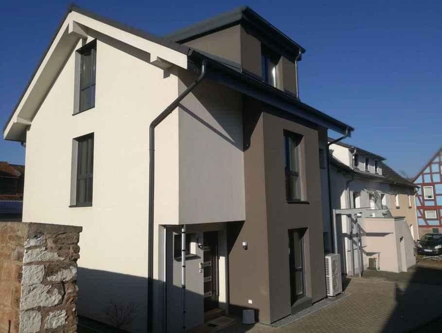 Pronájem domu 160 m², pozemek 385 m², Wächtersbach, Hessen Pronájem domu 160 m², pozemek 385 m², Wächtersbach, Hessen