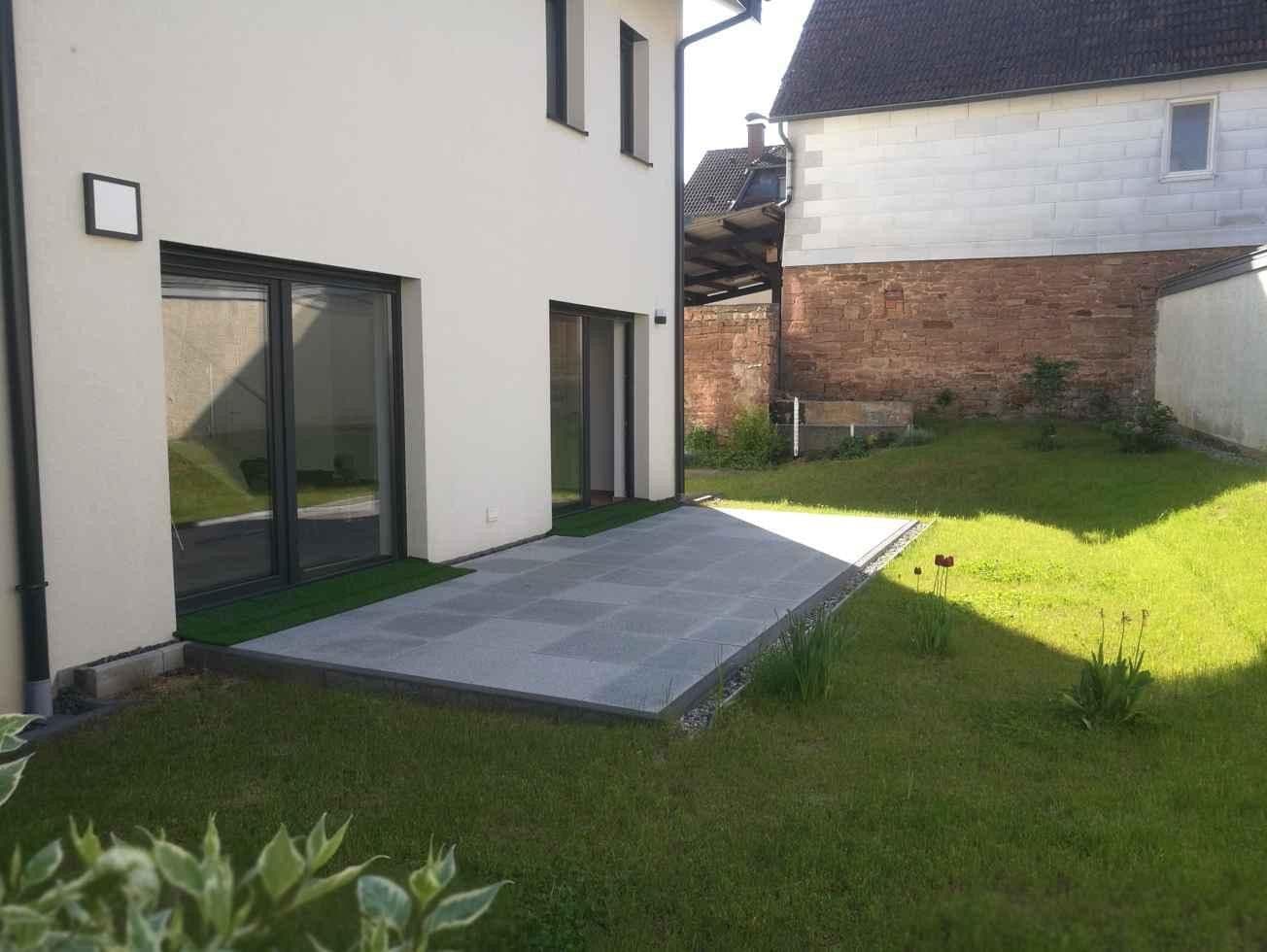 Pronájem domu 160 m², pozemek 385 m², Wächtersbach, Hessen Pronájem domu 160 m², pozemek 385 m², Wächtersbach, Hessen