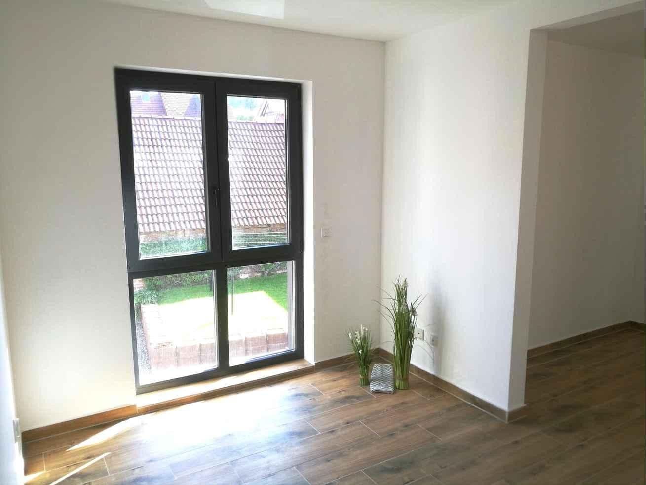 Pronájem domu 160 m², pozemek 385 m², Wächtersbach, Hessen Pronájem domu 160 m², pozemek 385 m², Wächtersbach, Hessen