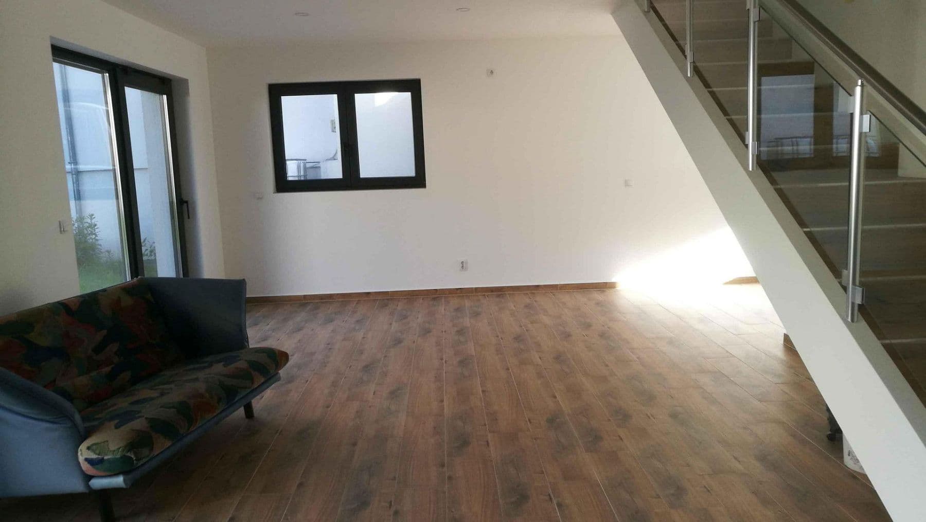 Pronájem domu 160 m², pozemek 385 m², Wächtersbach, Hessen Pronájem domu 160 m², pozemek 385 m², Wächtersbach, Hessen