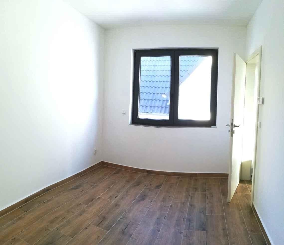 Pronájem domu 160 m², pozemek 385 m², Wächtersbach, Hessen Pronájem domu 160 m², pozemek 385 m², Wächtersbach, Hessen