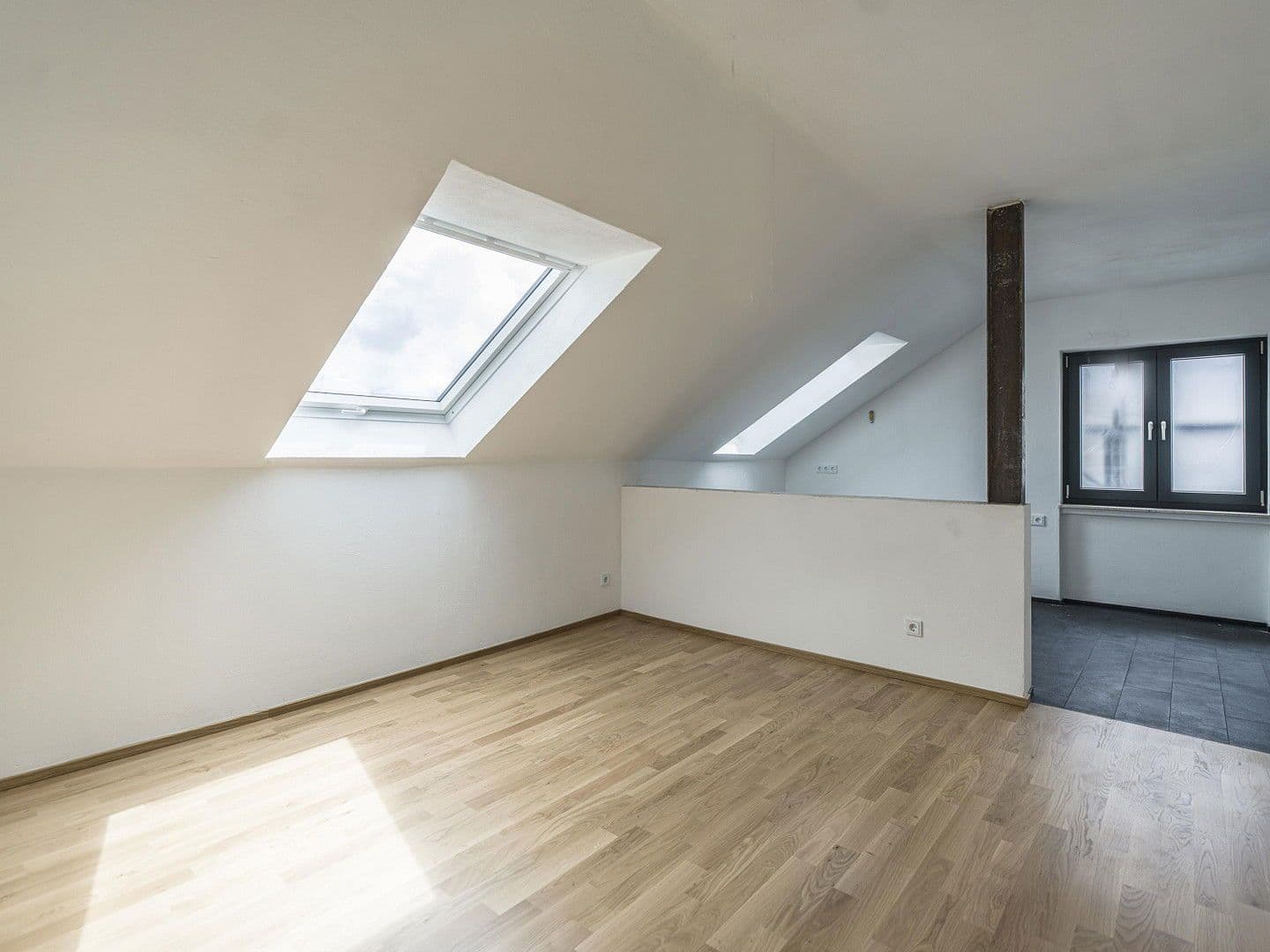 Pronájem bytu 4+1 86 m², Taunusstein, Hessen Pronájem bytu 4+1 86 m², Taunusstein, Hessen