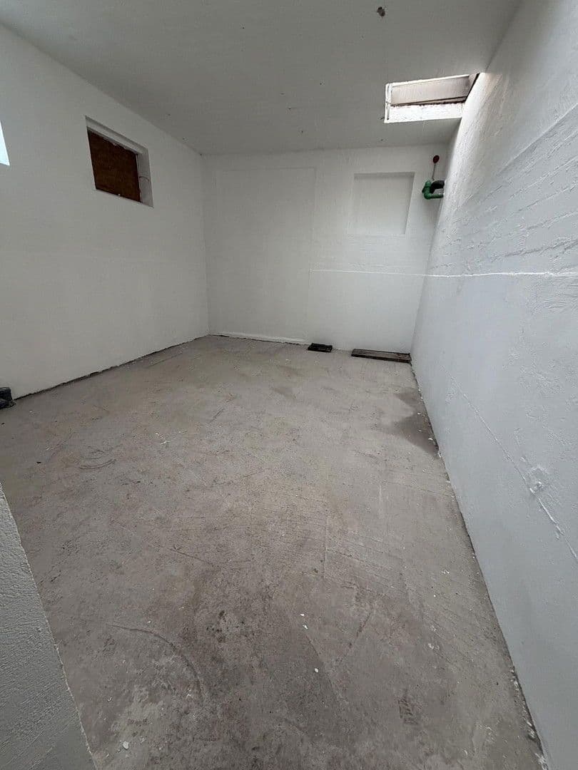 Pronájem nebytového prostoru 13.000 m², Posener Straße 35A, Lübeck, Šlesvicko-Holštýnsko Pronájem nebytového prostoru 13.000 m², Posener Straße 35A, Lübeck, Šlesvicko-Holštýnsko