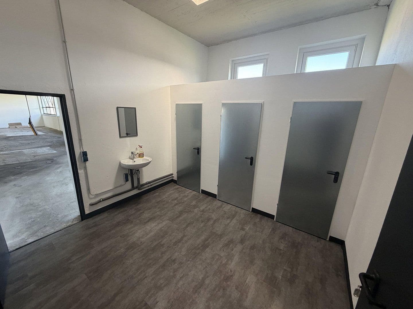 Pronájem nebytového prostoru 460 m², Posener Straße 35A, Lübeck, Šlesvicko-Holštýnsko Pronájem nebytového prostoru 460 m², Posener Straße 35A, Lübeck, Šlesvicko-Holštýnsko