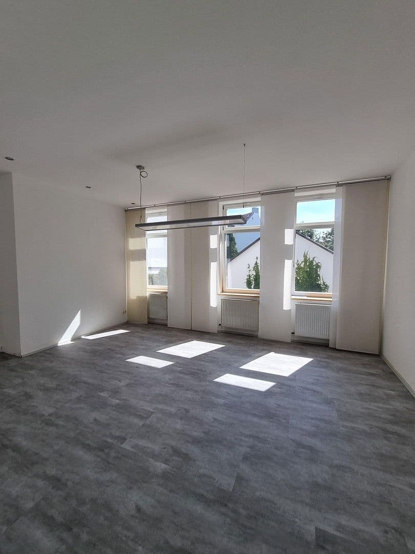 Pronájem bytu 3+1 82 m², Hintere Kreuzgasse 7, Coburg, Bavorsko Pronájem bytu 3+1 82 m², Hintere Kreuzgasse 7, Coburg, Bavorsko