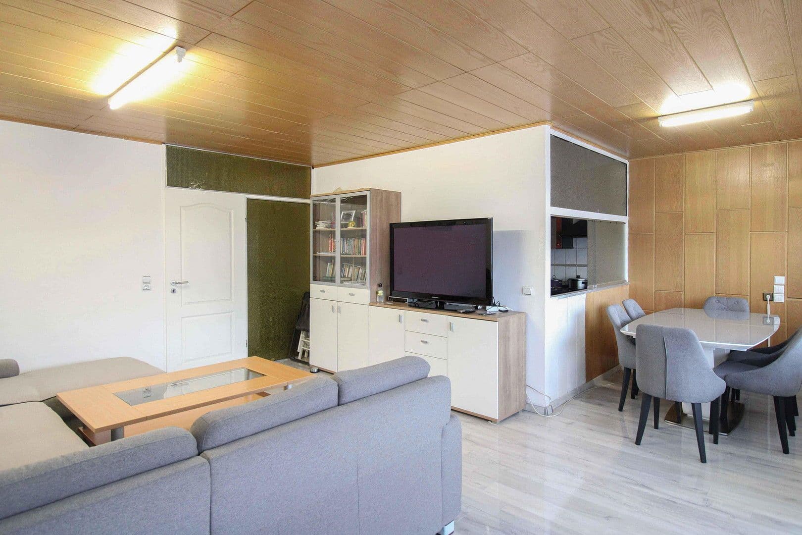 Pronájem bytu 3+1 96 m², Schwertstraße 65, Krefeld, Severní Porýní-Vestfálsko Pronájem bytu 3+1 96 m², Schwertstraße 65, Krefeld, Severní Porýní-Vestfálsko