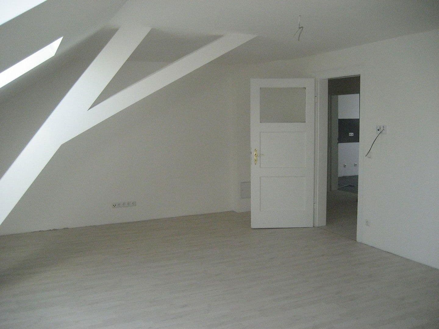 Prodej domu 434 m², pozemek 362 m², Viersener Staße 116, Mönchengladbach, Severní Porýní-Vestfálsko Prodej domu 434 m², pozemek 362 m², Viersener Staße 116, Mönchengladbach, Severní Porýní-Vestfálsko