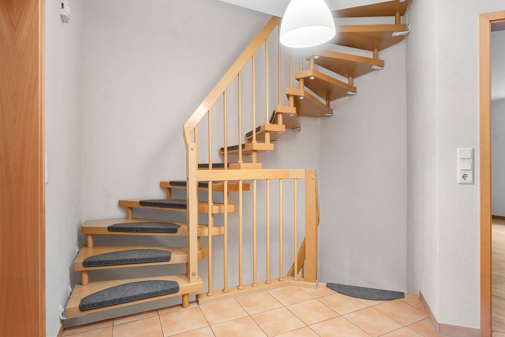 Pronájem domu 155 m², pozemek 182 m², Mechernicher Str. 15, Mechernich, Severní Porýní-Vestfálsko Pronájem domu 155 m², pozemek 182 m², Mechernicher Str. 15, Mechernich, Severní Porýní-Vestfálsko