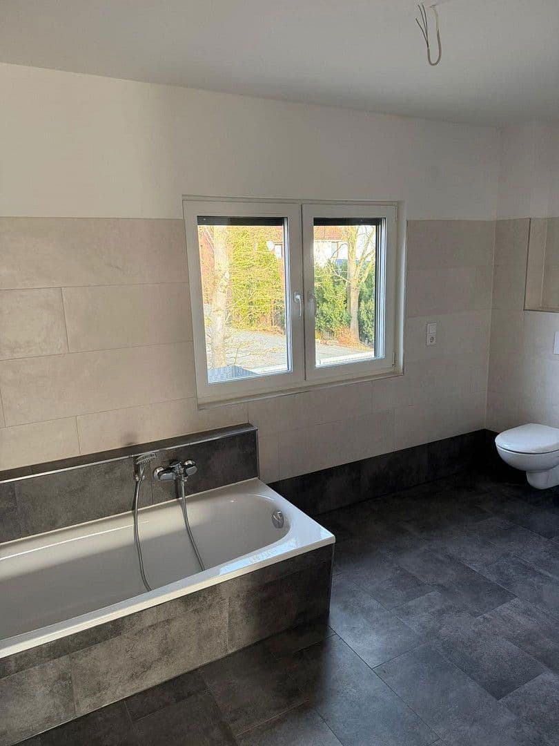 Prodej domu 127 m², pozemek 321 m², Kattenturmer Heerstraße 138c, Bremen, Bremen Prodej domu 127 m², pozemek 321 m², Kattenturmer Heerstraße 138c, Bremen, Bremen