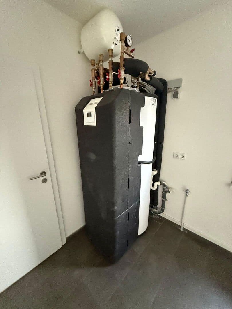 Prodej domu 127 m², pozemek 321 m², Kattenturmer Heerstraße 138c, Bremen, Bremen Prodej domu 127 m², pozemek 321 m², Kattenturmer Heerstraße 138c, Bremen, Bremen