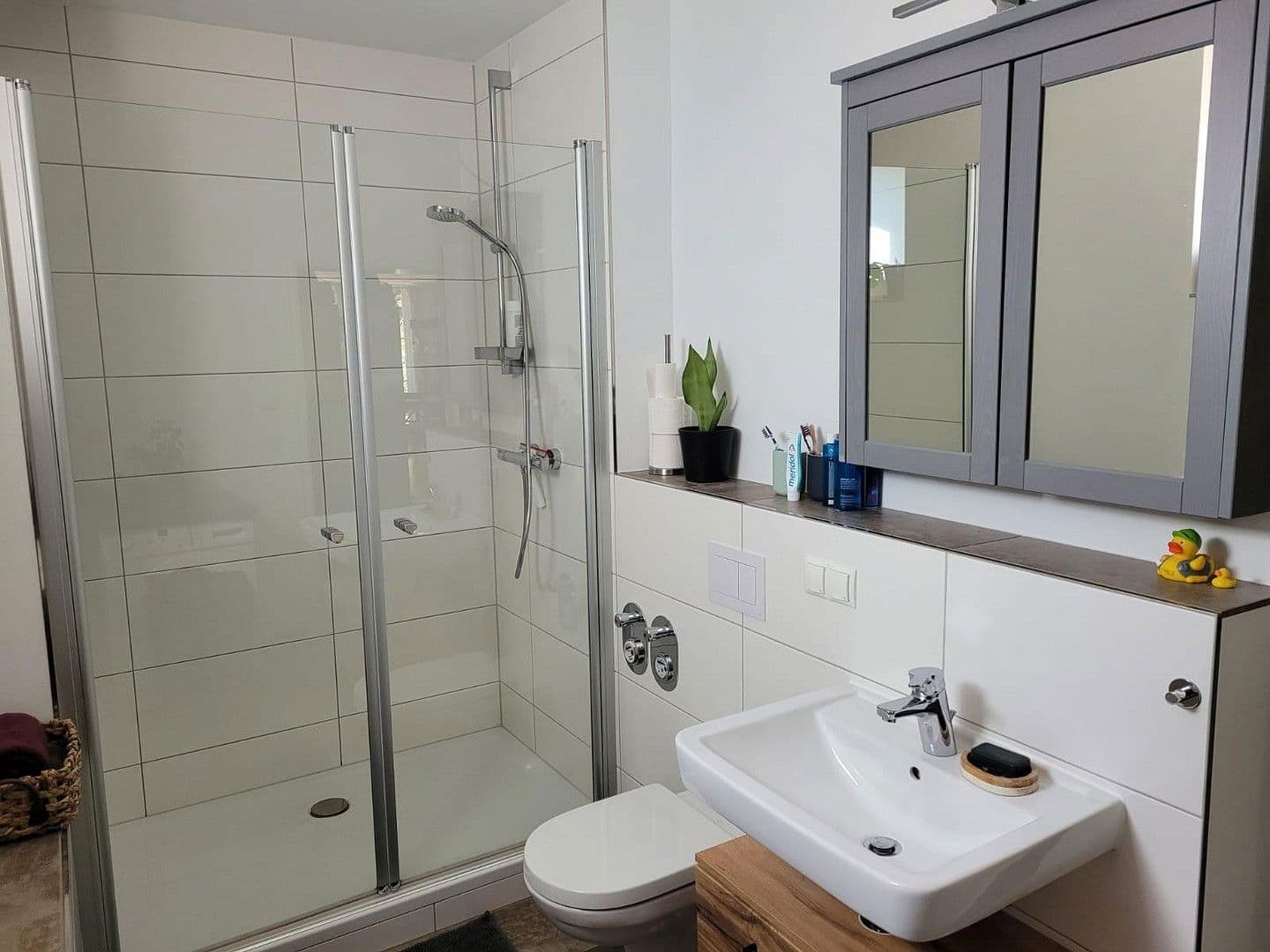 Pronájem bytu 2+1 78 m², Warnemünder Weg 8, Hamburg, Hamburg Pronájem bytu 2+1 78 m², Warnemünder Weg 8, Hamburg, Hamburg