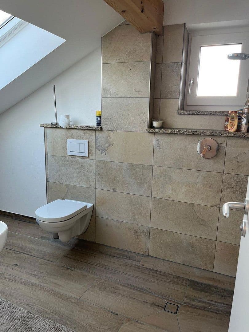 Pronájem domu 145 m², pozemek 150 m², Aying, Bavorsko Pronájem domu 145 m², pozemek 150 m², Aying, Bavorsko