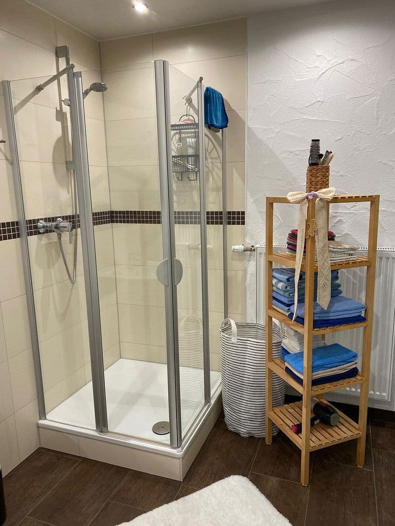 Pronájem bytu 1+1 74 m², Neuenbürg, Bádensko-Württembersko Pronájem bytu 1+1 74 m², Neuenbürg, Bádensko-Württembersko