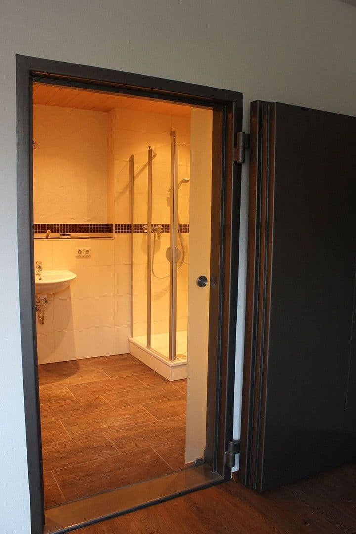 Pronájem bytu 1+1 74 m², Neuenbürg, Bádensko-Württembersko Pronájem bytu 1+1 74 m², Neuenbürg, Bádensko-Württembersko