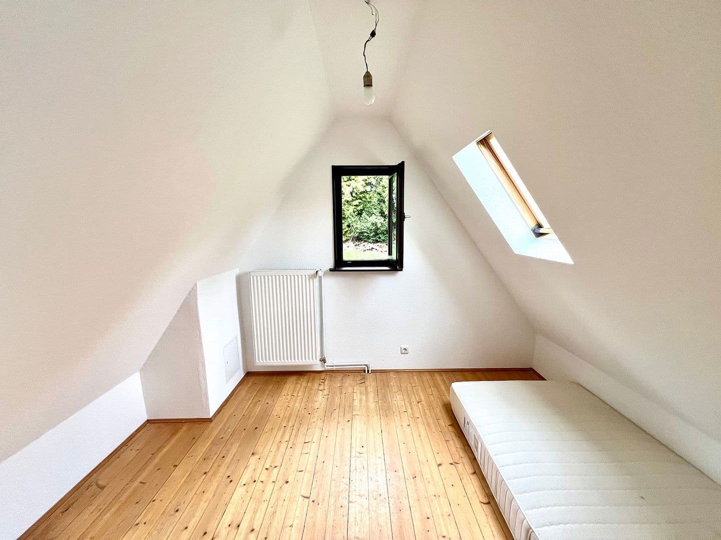 Pronájem domu 90 m², pozemek 1.700 m², Bad Soden am Taunus, Hessen Pronájem domu 90 m², pozemek 1.700 m², Bad Soden am Taunus, Hessen