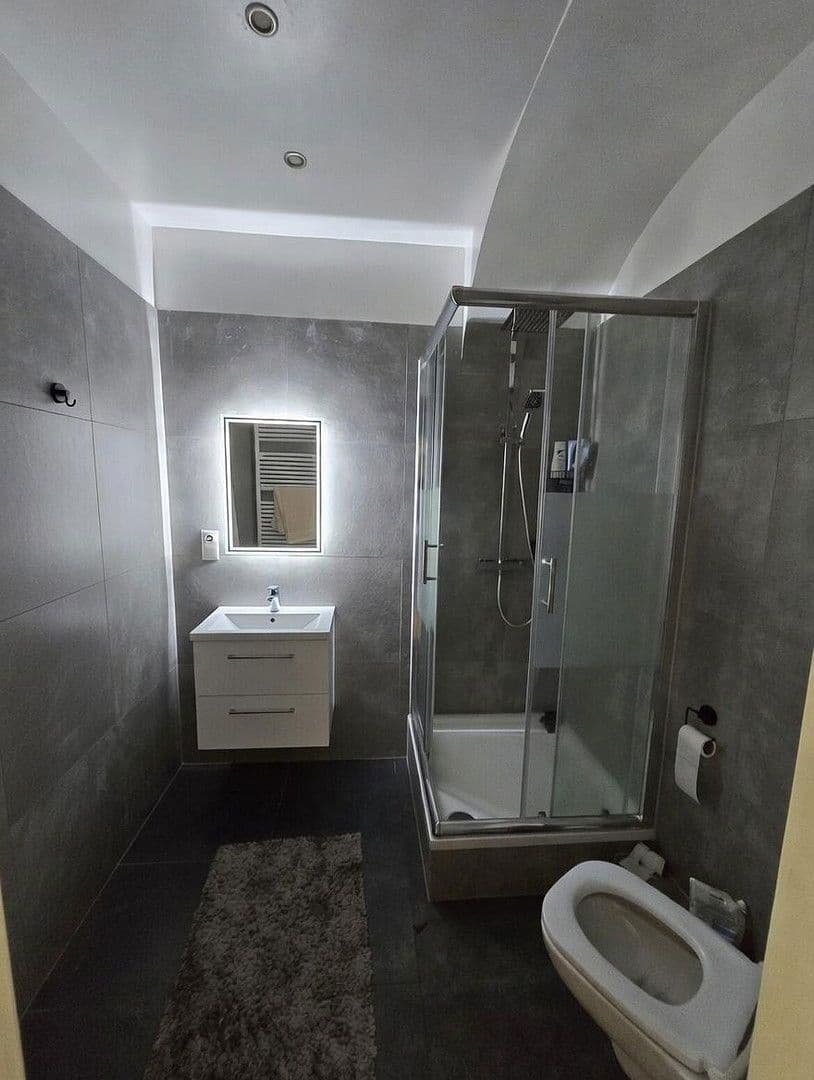 Pronájem bytu 1+kk 45 m², Bahnhofstraße 31, Bonn, Severní Porýní-Vestfálsko Pronájem bytu 1+kk 45 m², Bahnhofstraße 31, Bonn, Severní Porýní-Vestfálsko