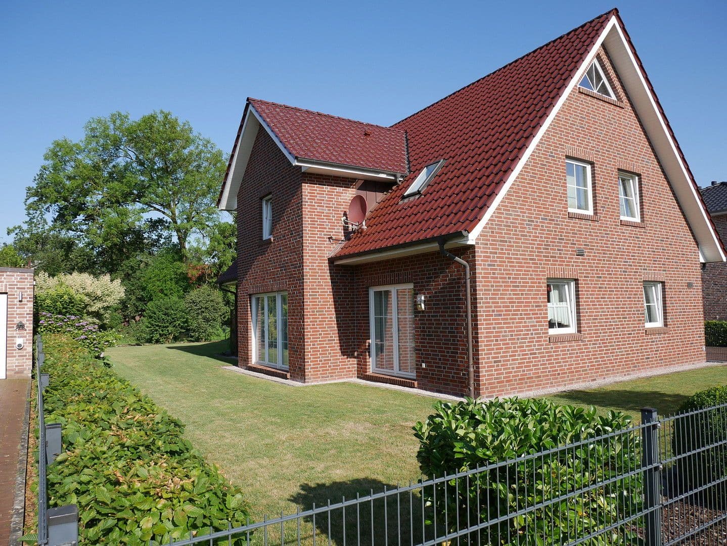 Prodej domu 200 m², pozemek 855 m², Leer (Ostfriesland), Dolní Sasko Prodej domu 200 m², pozemek 855 m², Leer (Ostfriesland), Dolní Sasko