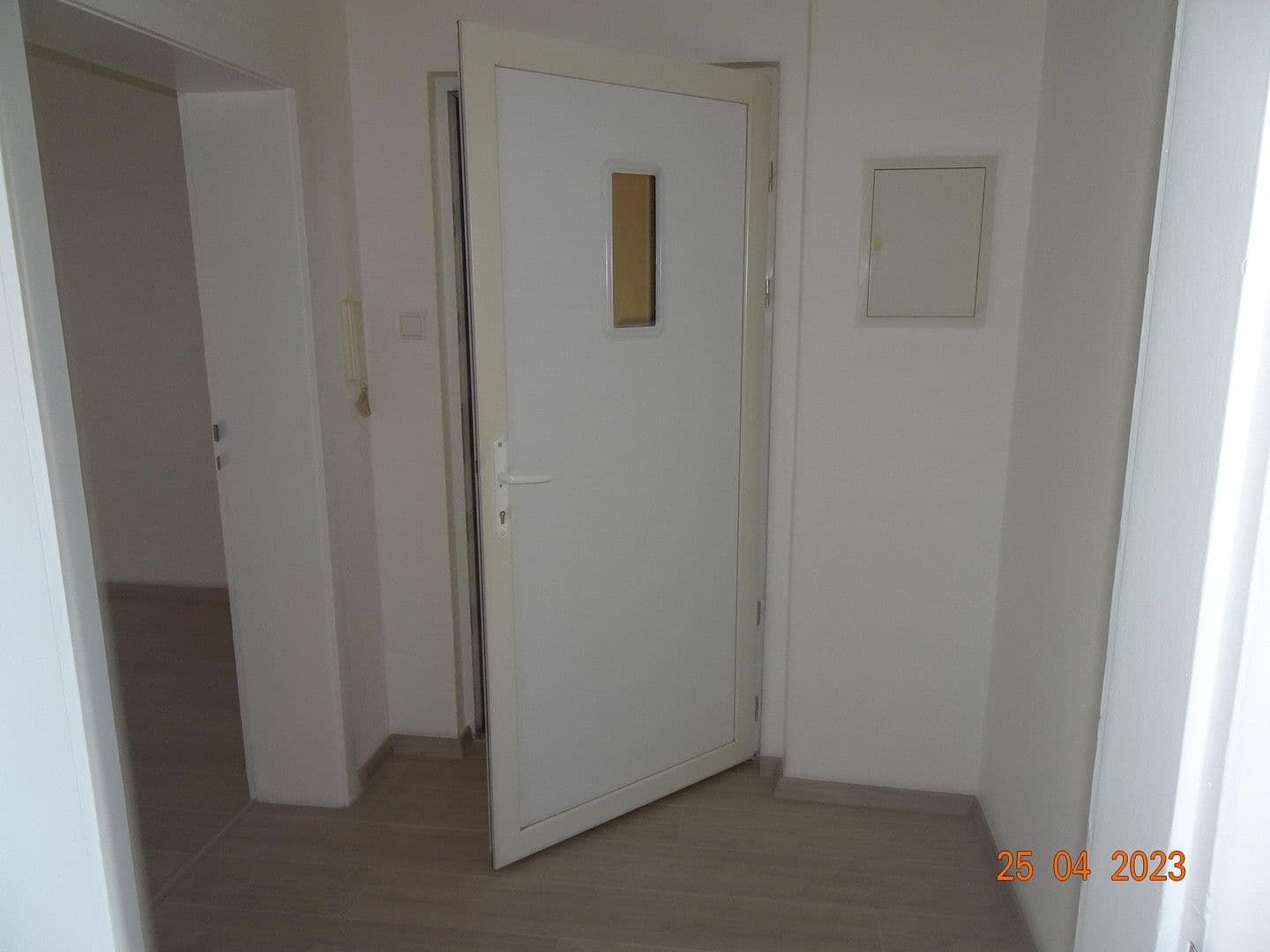 Pronájem bytu 3+1 55 m², Ludwigshafen, Porýní-Falc Pronájem bytu 3+1 55 m², Ludwigshafen, Porýní-Falc