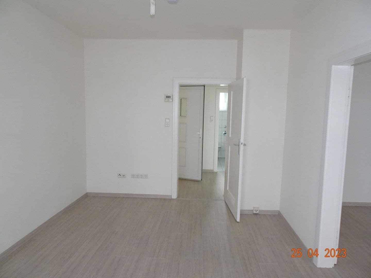 Pronájem bytu 3+1 55 m², Ludwigshafen, Porýní-Falc Pronájem bytu 3+1 55 m², Ludwigshafen, Porýní-Falc