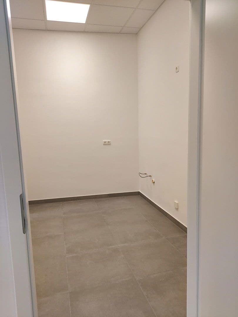 Pronájem nebytového prostoru 137 m², Allerheiligenstr. 13, Frankfurt, Hessen Pronájem nebytového prostoru 137 m², Allerheiligenstr. 13, Frankfurt, Hessen