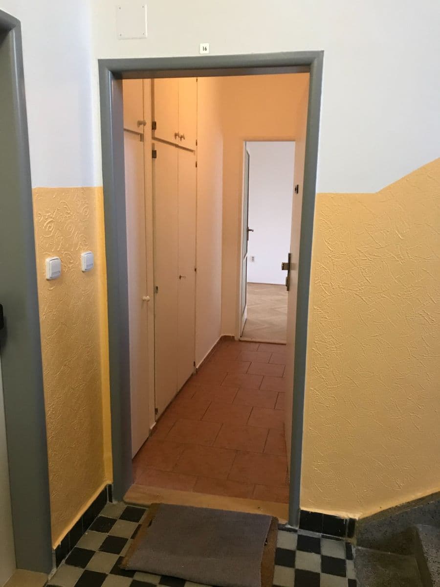 Pronájem bytu 2+kk 44 m², Pod Rapidem, Praha, Praha Pronájem bytu 2+kk 44 m², Pod Rapidem, Praha, Praha