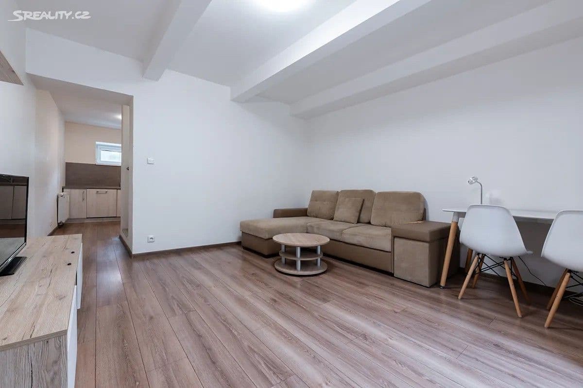 Pronájem bytu 2+1 53 m², Chomutovská, Most, Ústecký kraj Pronájem bytu 2+1 53 m², Chomutovská, Most, Ústecký kraj