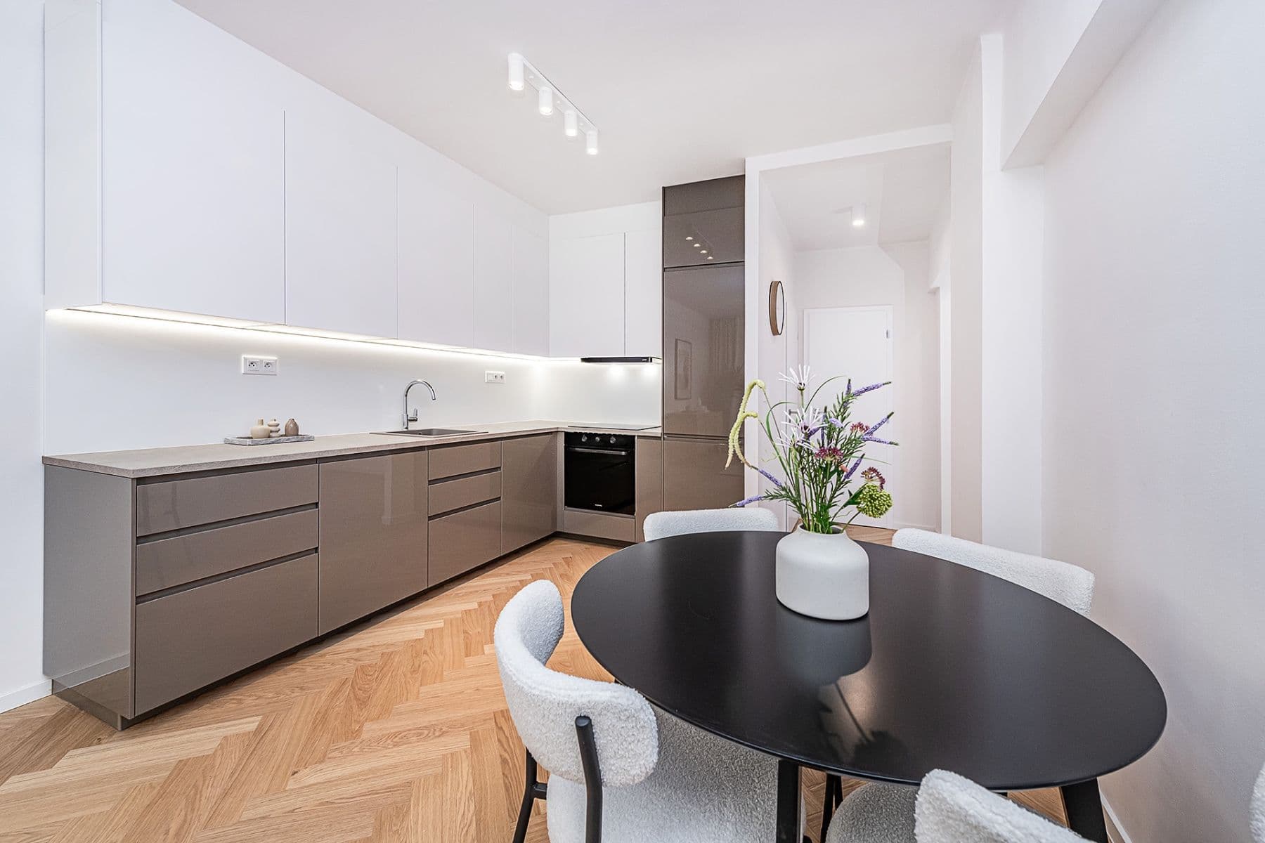 Prodej bytu 2+kk 54 m², Ruská, Praha, Praha Prodej bytu 2+kk 54 m², Ruská, Praha, Praha