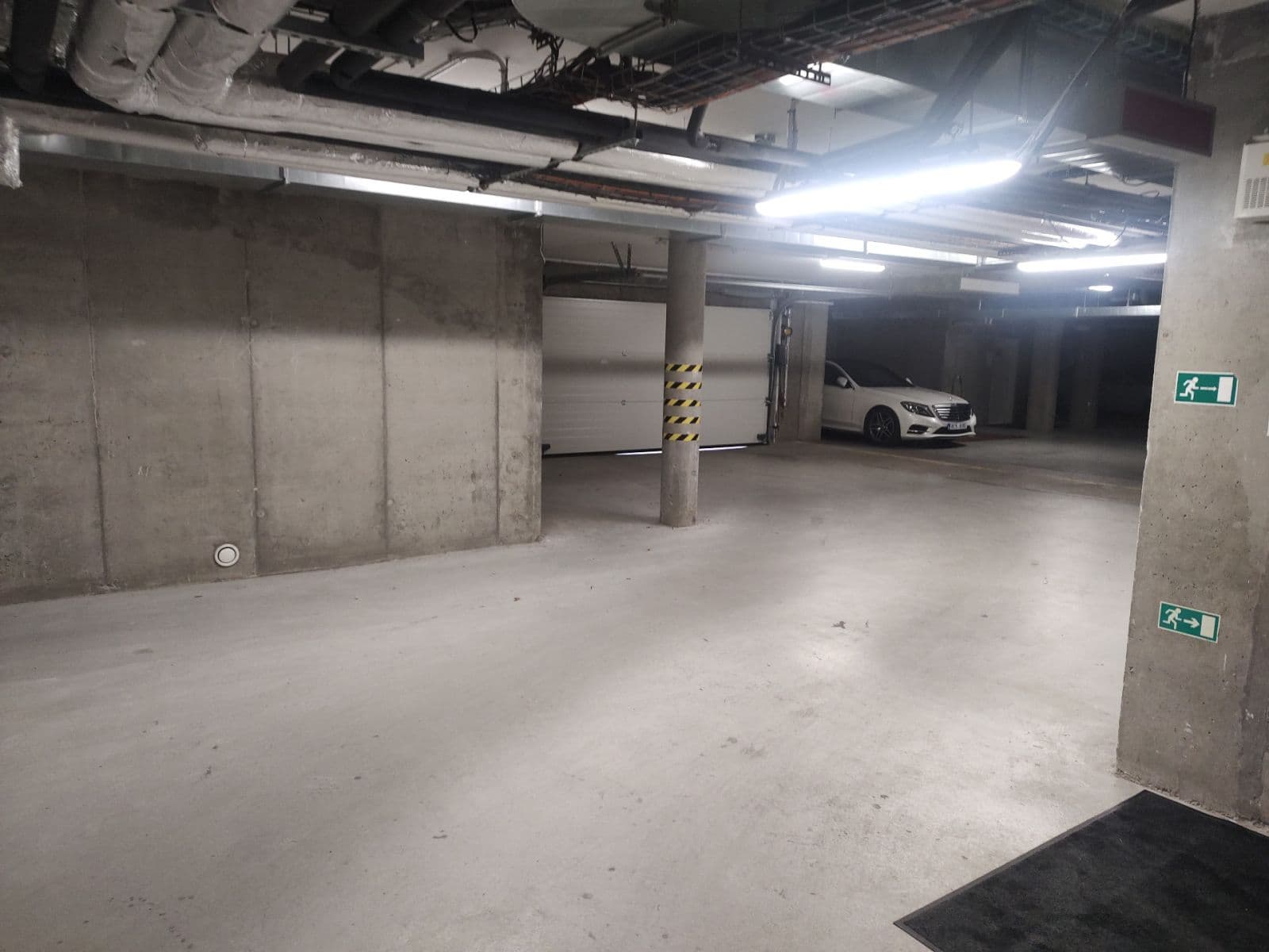 Pronájem garáže 12 m², Lumírova, Praha, Praha Pronájem garáže 12 m², Lumírova, Praha, Praha