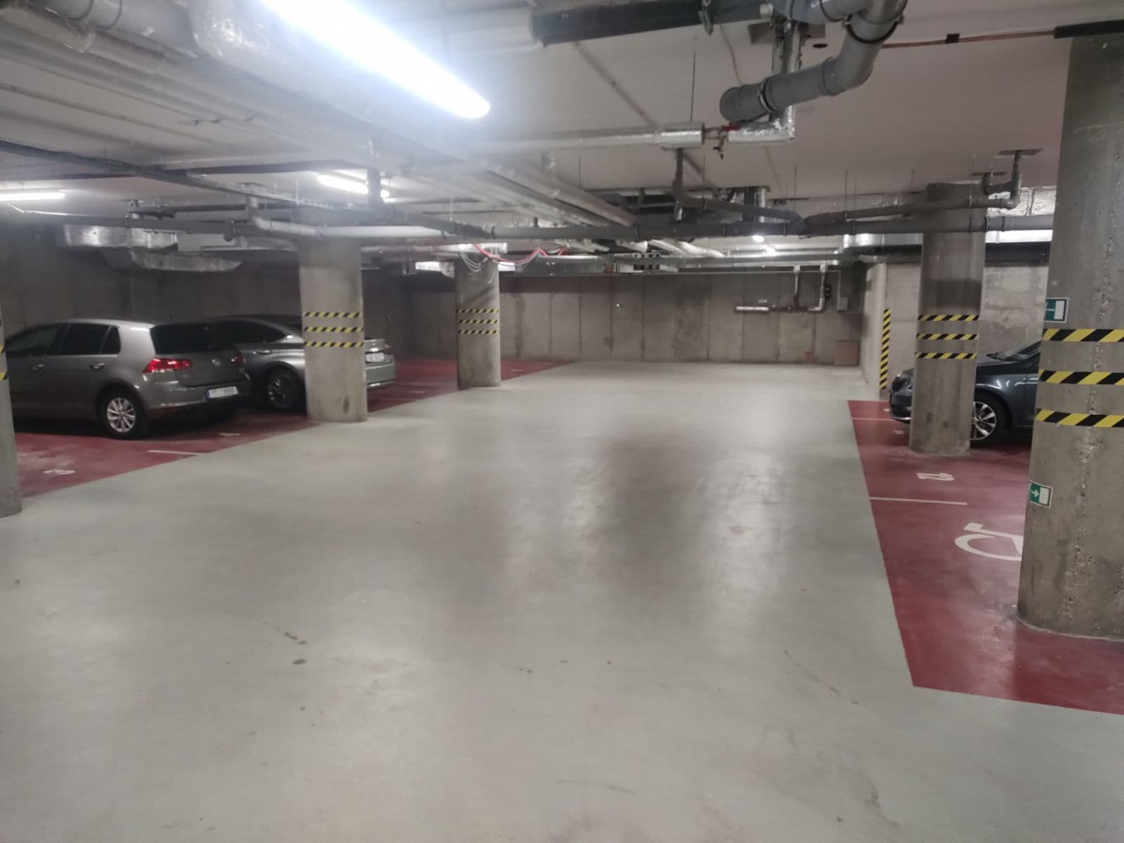 Pronájem garáže 12 m², Lumírova, Praha, Praha Pronájem garáže 12 m², Lumírova, Praha, Praha