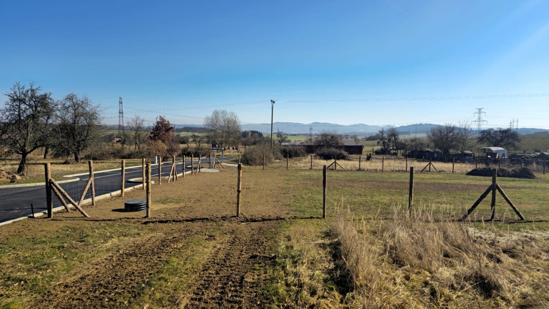 Prodej pozemku 1.100 m², Dobev, Jihočeský kraj Prodej pozemku 1.100 m², Dobev, Jihočeský kraj