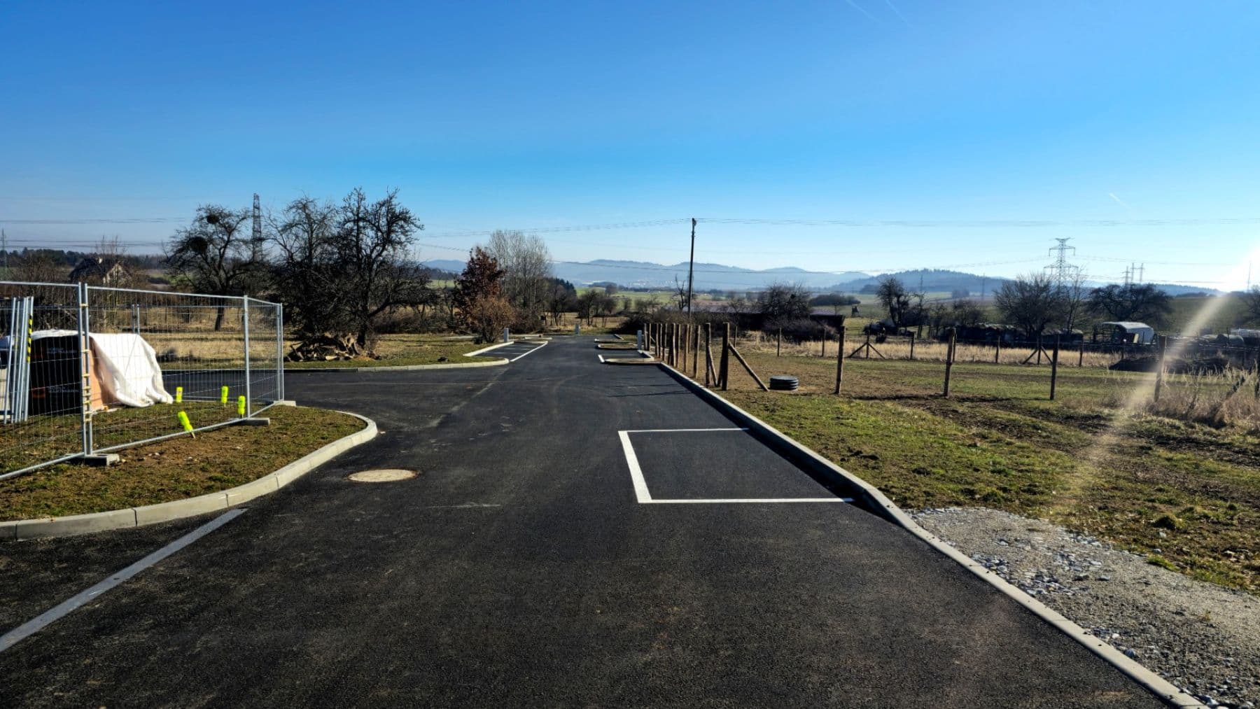 Prodej pozemku 1.100 m², Dobev, Jihočeský kraj Prodej pozemku 1.100 m², Dobev, Jihočeský kraj