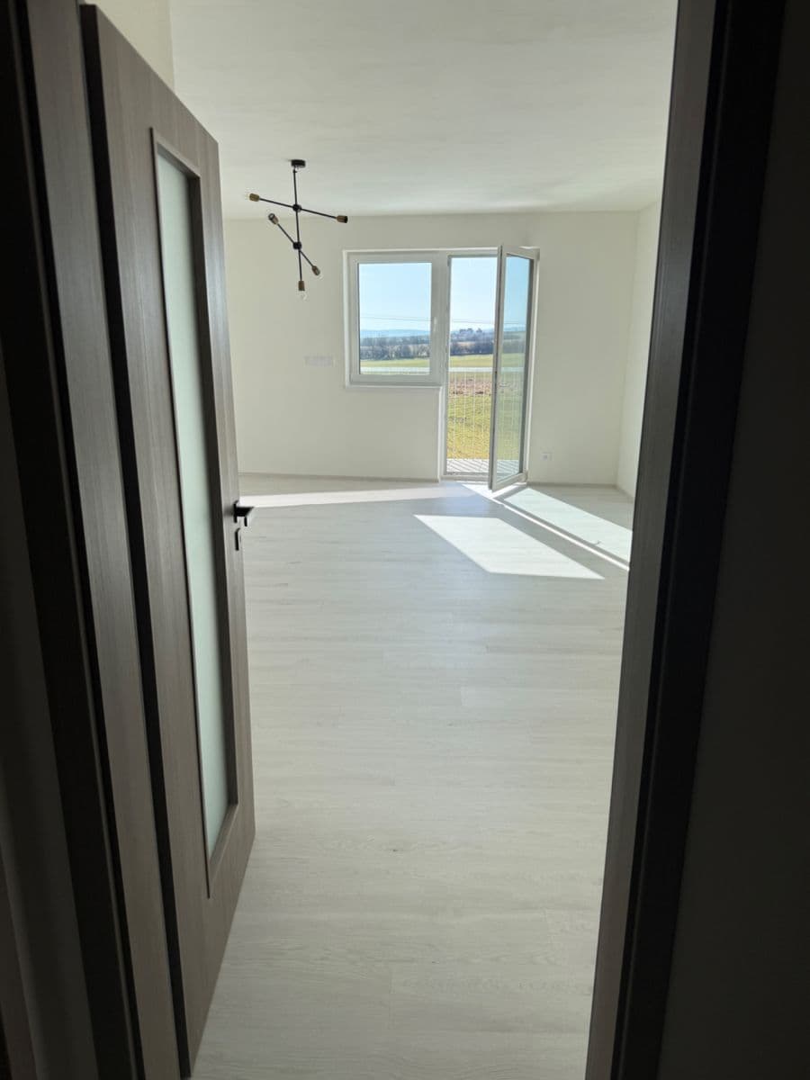 Pronájem bytu 1+kk 52 m², Na Zlaté stezce, Dobříš, Středočeský kraj Pronájem bytu 1+kk 52 m², Na Zlaté stezce, Dobříš, Středočeský kraj