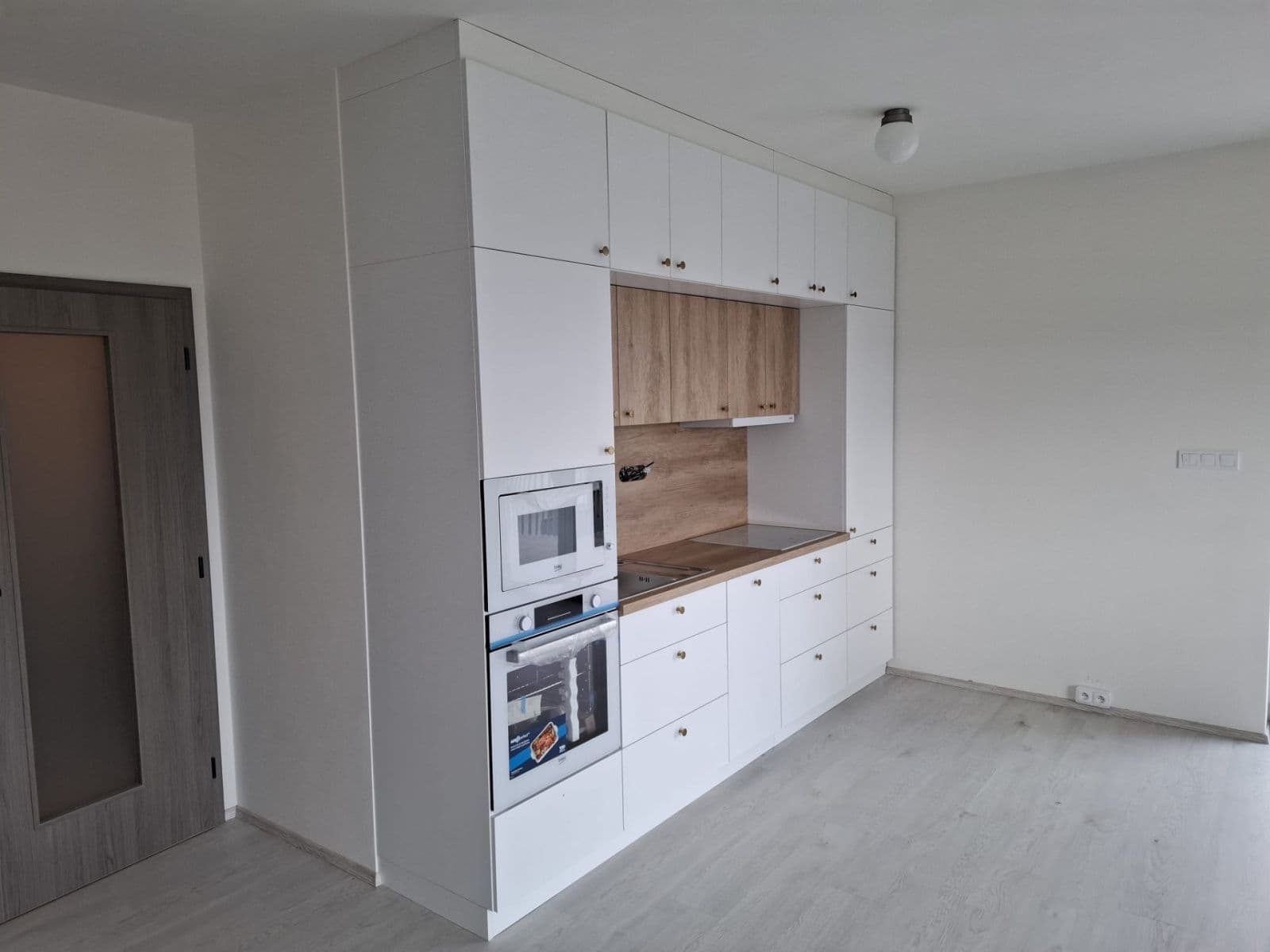 Pronájem bytu 1+kk 52 m², Na Zlaté stezce, Dobříš, Středočeský kraj Pronájem bytu 1+kk 52 m², Na Zlaté stezce, Dobříš, Středočeský kraj