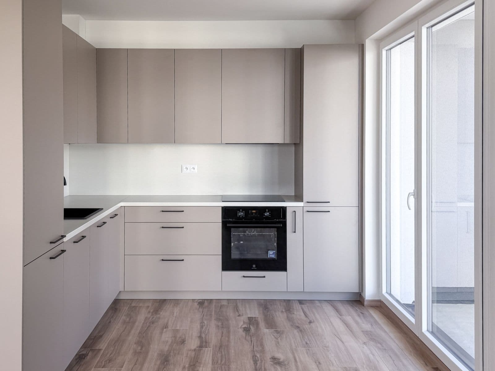 Pronájem bytu 2+kk 58 m², Pod Harfou, Praha, Praha Pronájem bytu 2+kk 58 m², Pod Harfou, Praha, Praha