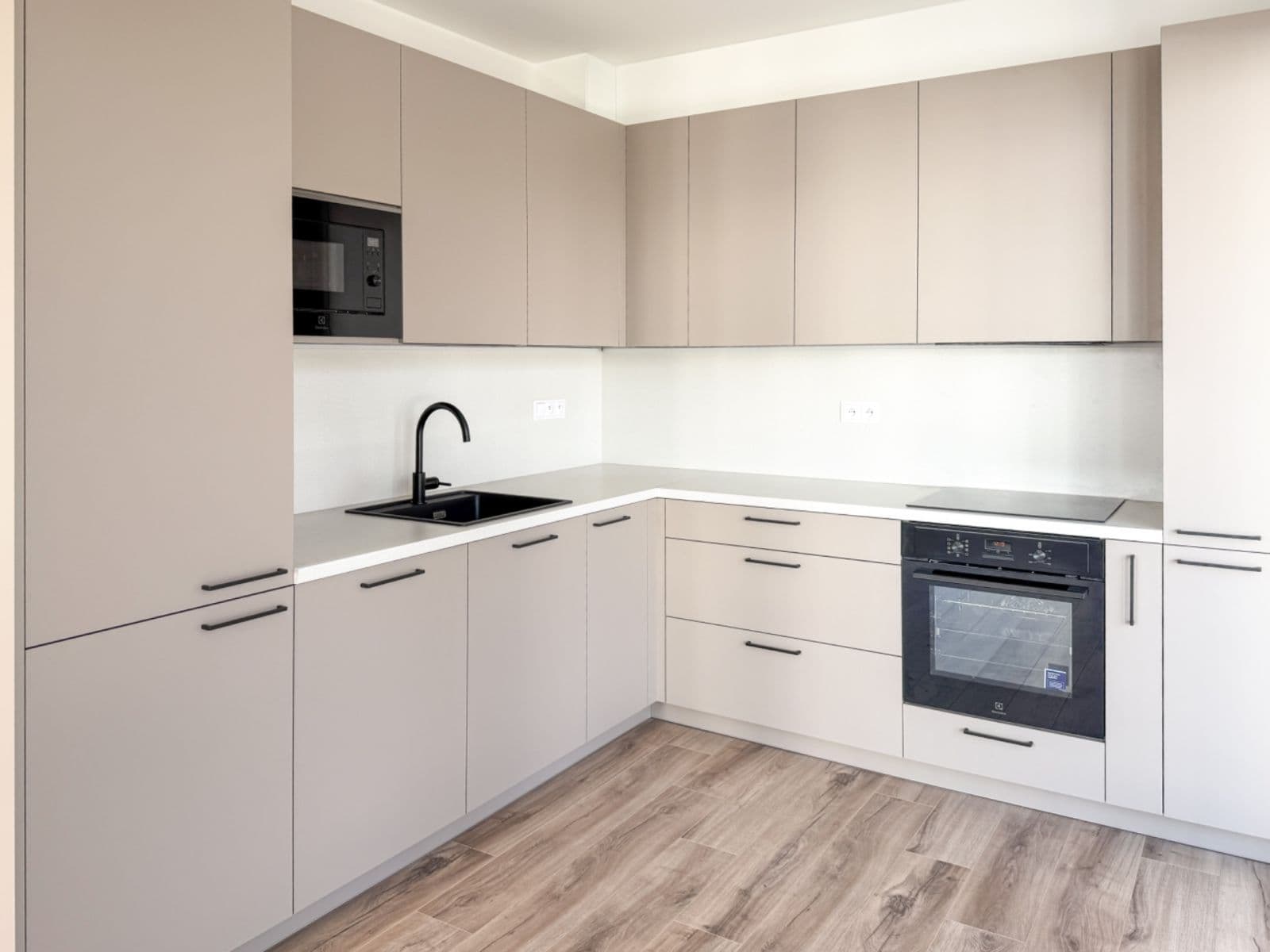 Pronájem bytu 2+kk 58 m², Pod Harfou, Praha, Praha Pronájem bytu 2+kk 58 m², Pod Harfou, Praha, Praha