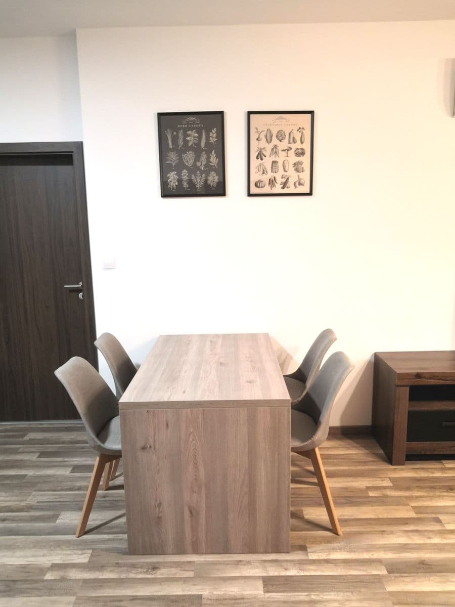 Pronájem bytu 3+1 64 m², Šancová, Bratislava - mestská časť Staré Mesto, Bratislavský kraj Pronájem bytu 3+1 64 m², Šancová, Bratislava - mestská časť Staré Mesto, Bratislavský kraj