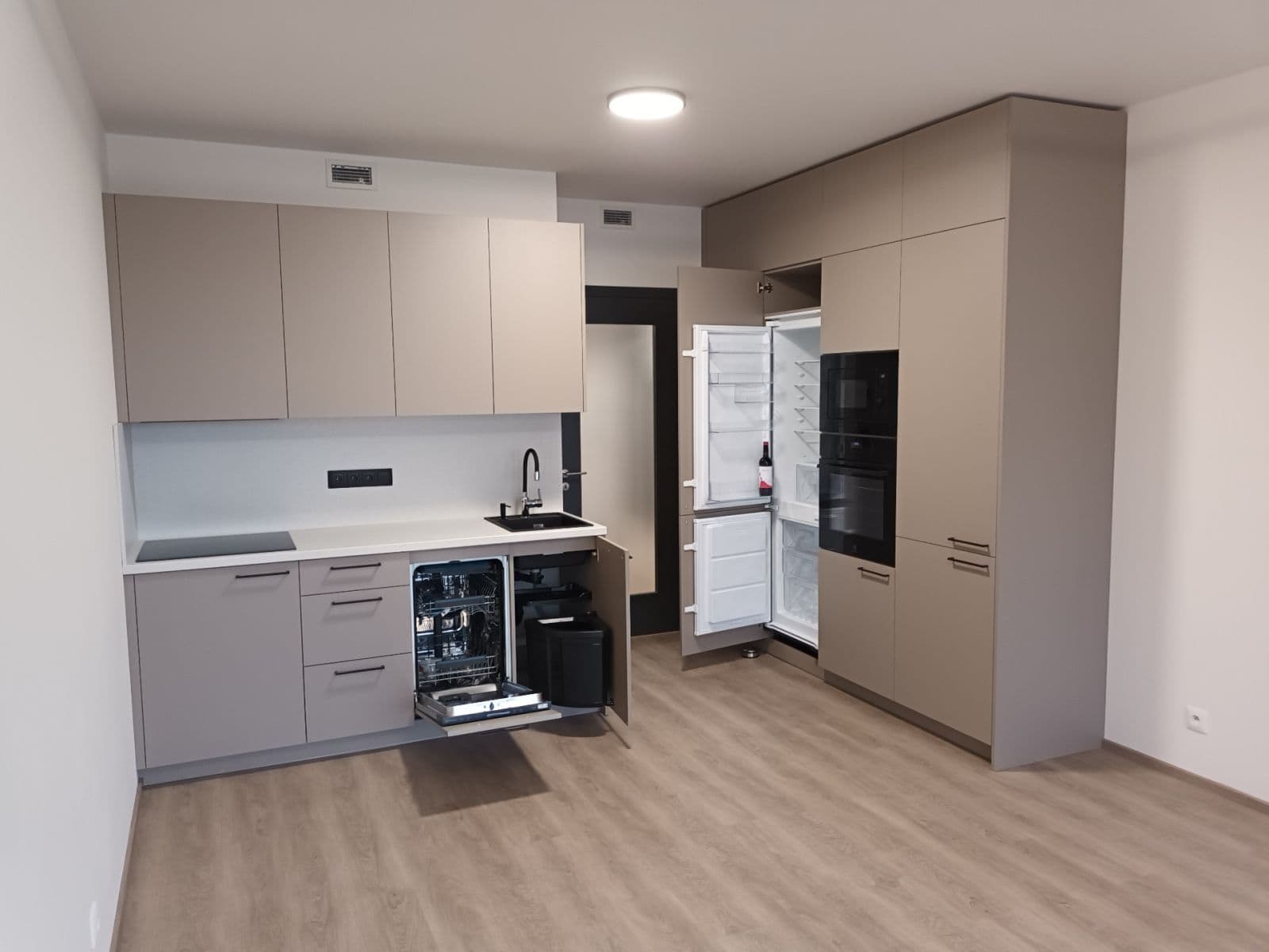 Pronájem bytu 1+kk 32 m², Poděbradská, Praha, Praha Pronájem bytu 1+kk 32 m², Poděbradská, Praha, Praha