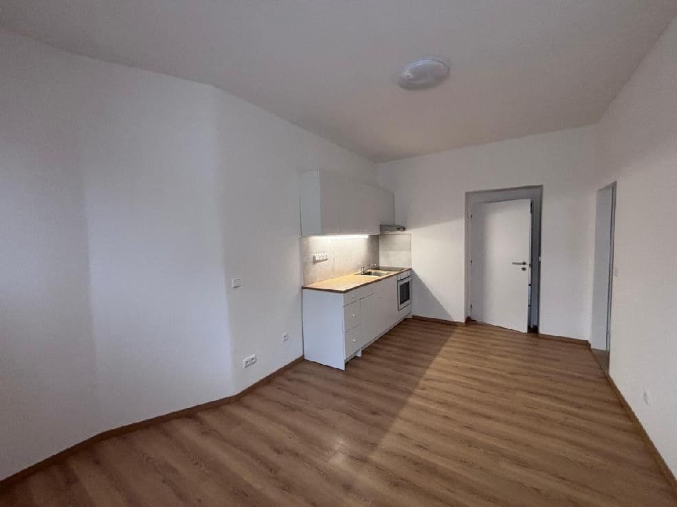 Pronájem kanceláře 94 m², U Husova sboru, Pardubice, Pardubický kraj Pronájem kanceláře 94 m², U Husova sboru, Pardubice, Pardubický kraj