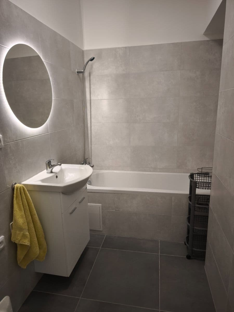 Pronájem kanceláře 94 m², U Husova sboru, Pardubice, Pardubický kraj Pronájem kanceláře 94 m², U Husova sboru, Pardubice, Pardubický kraj