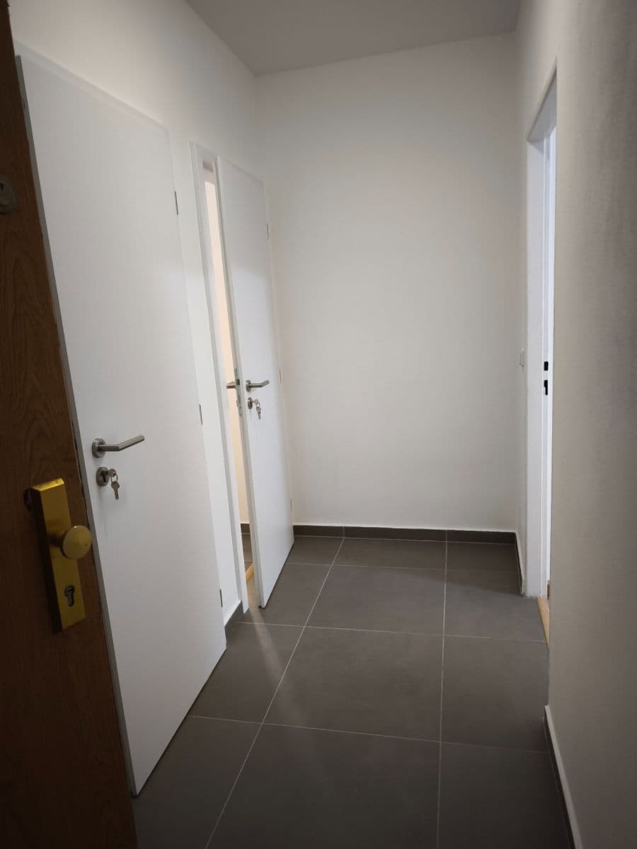 Pronájem kanceláře 94 m², U Husova sboru, Pardubice, Pardubický kraj Pronájem kanceláře 94 m², U Husova sboru, Pardubice, Pardubický kraj