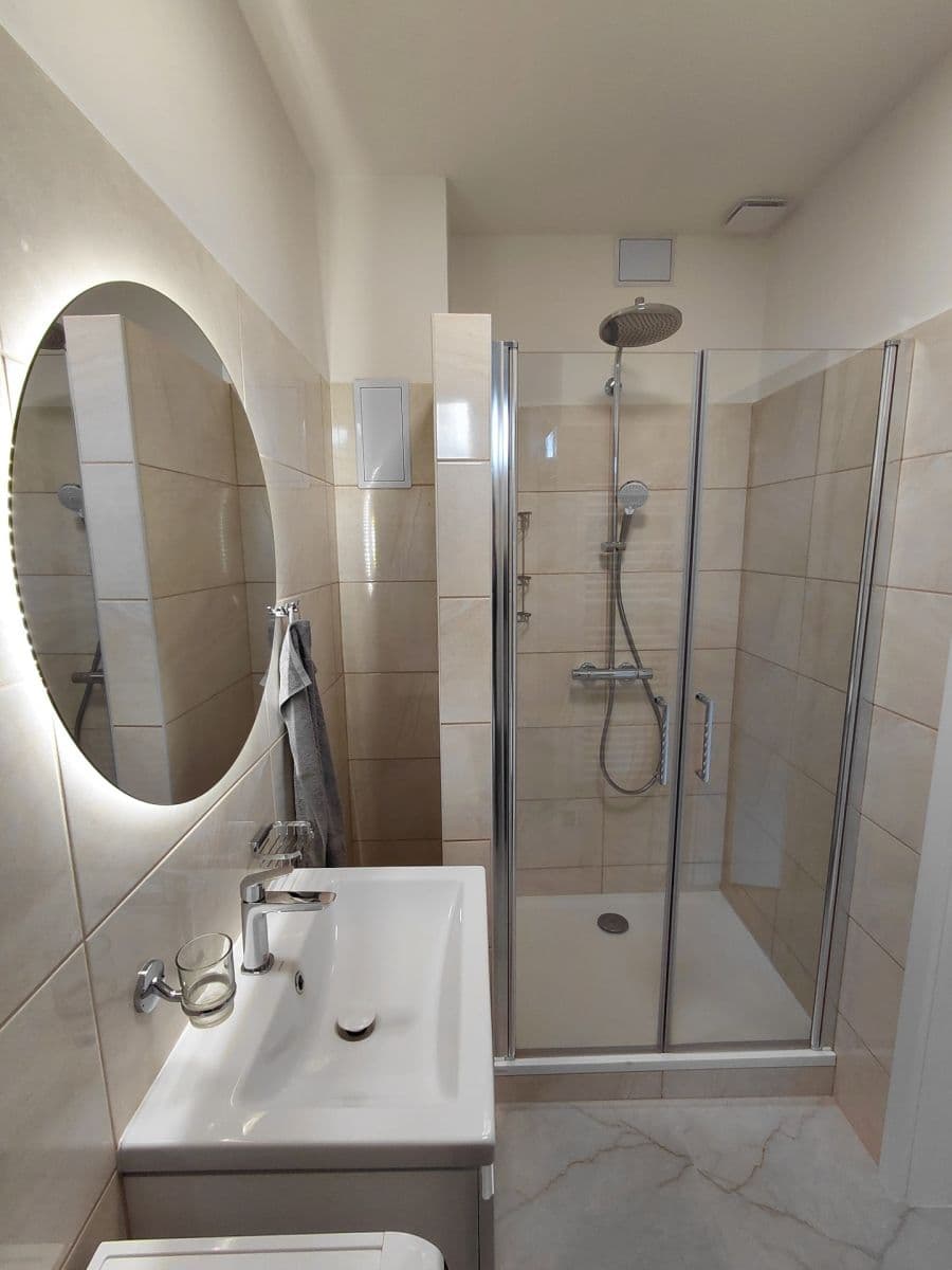Pronájem bytu 2+kk 43 m², Humpolecká, Praha, Praha Pronájem bytu 2+kk 43 m², Humpolecká, Praha, Praha
