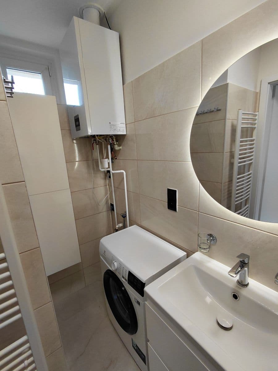 Pronájem bytu 2+kk 43 m², Humpolecká, Praha, Praha Pronájem bytu 2+kk 43 m², Humpolecká, Praha, Praha