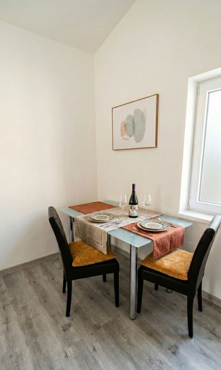 Prodej bytu 1+kk 33 m², Lázeňská, Lanškroun, Pardubický kraj Prodej bytu 1+kk 33 m², Lázeňská, Lanškroun, Pardubický kraj