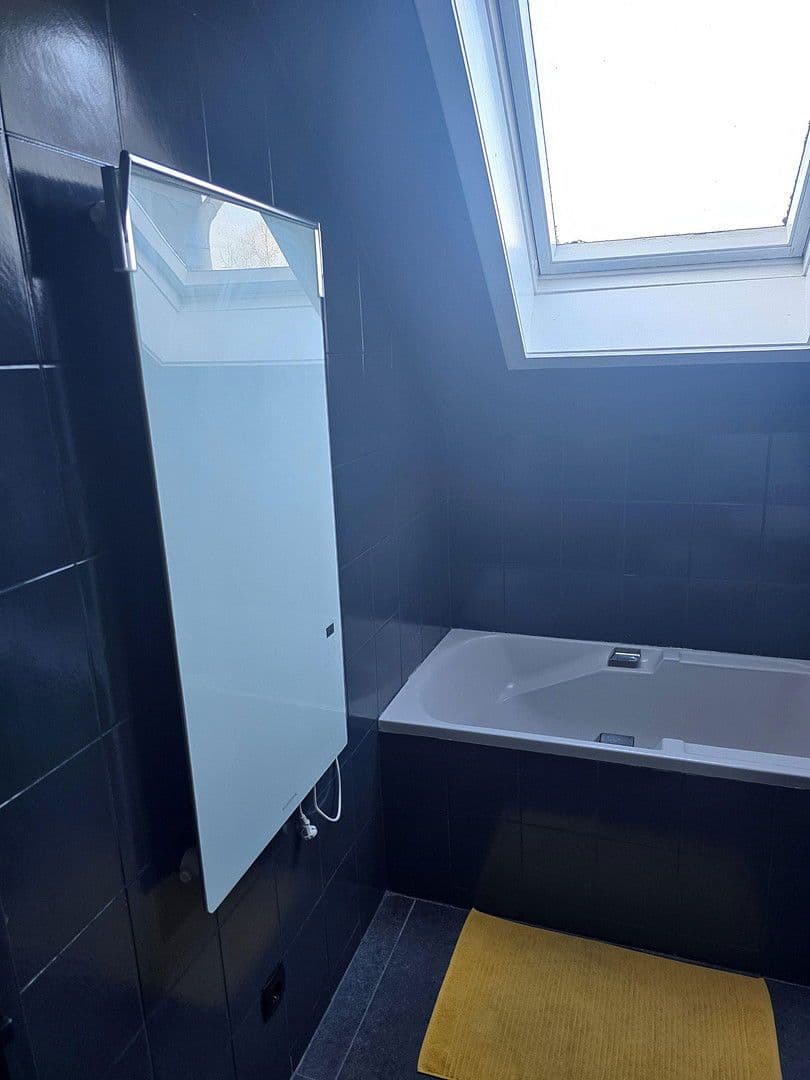 Pronájem bytu 2+1 50 m², Düsseldorfer Straße 120, Ratingen, Severní Porýní-Vestfálsko Pronájem bytu 2+1 50 m², Düsseldorfer Straße 120, Ratingen, Severní Porýní-Vestfálsko